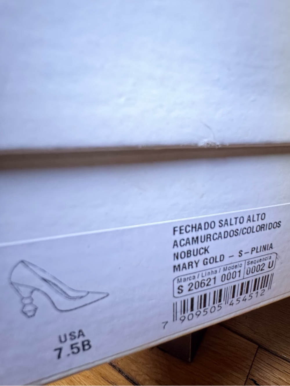Yellow Pointed-Toe Women’s Pumps - Picture 3 of 10